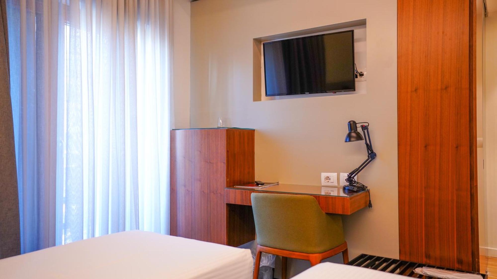 Theatro- Center 4* Tirana