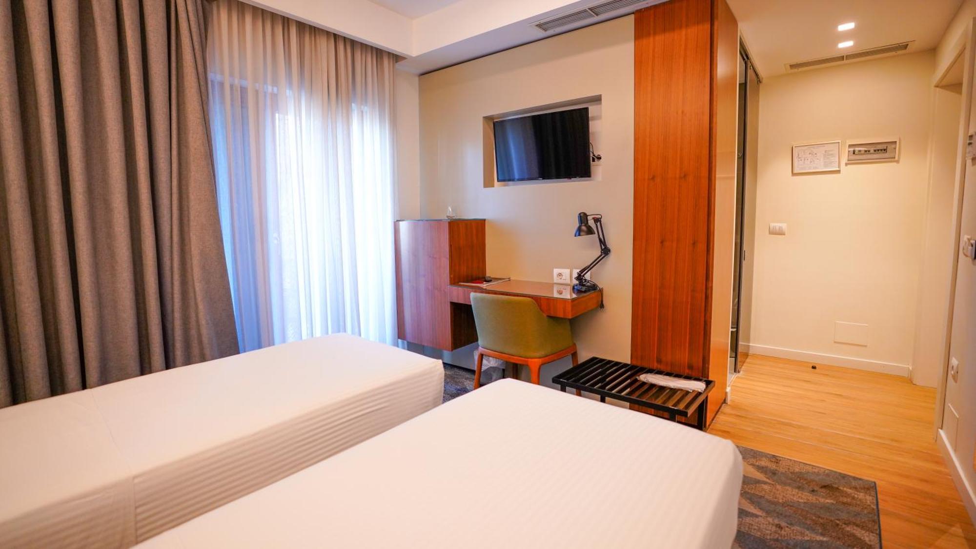 Hotel Theatro- Center 4*