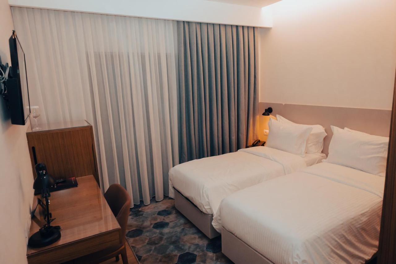 Hotel Theatro- Center