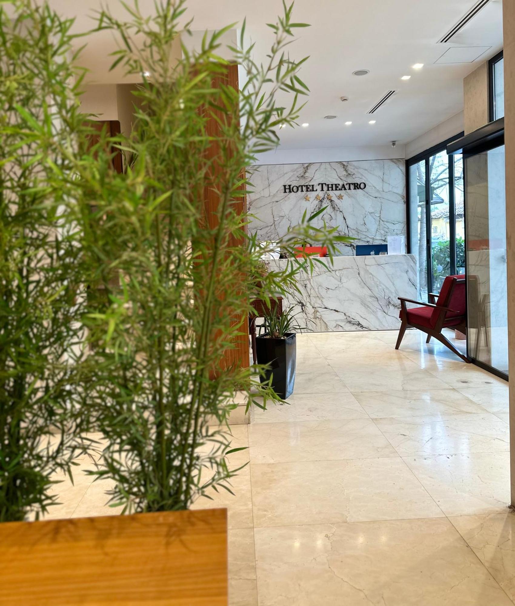 Theatro- Center Hotel Tirana
