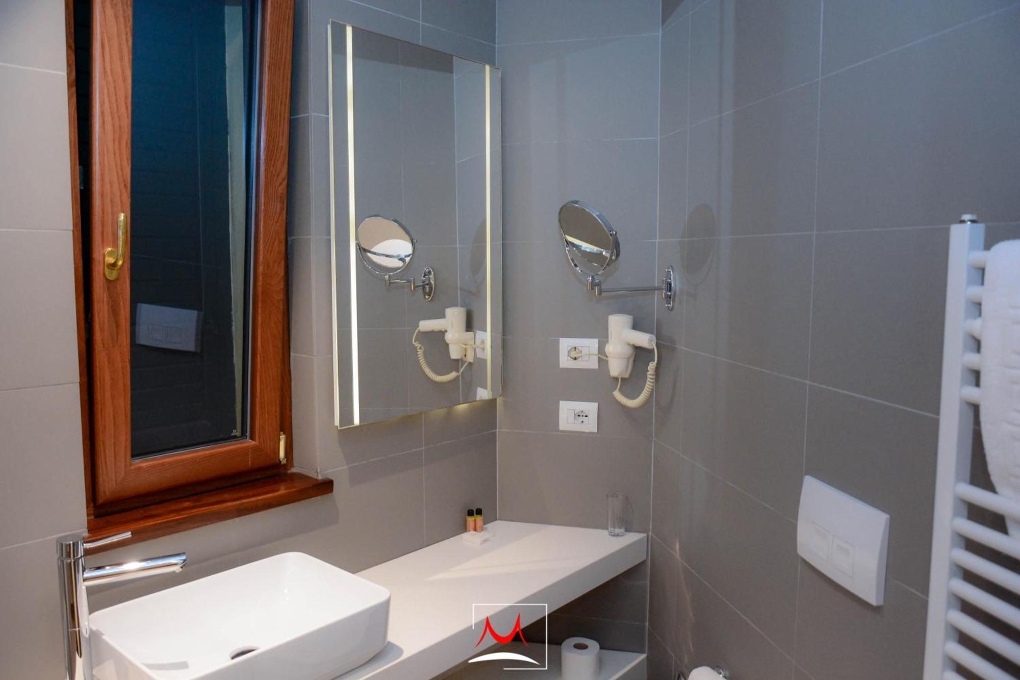Hotel Theatro- Center 4*